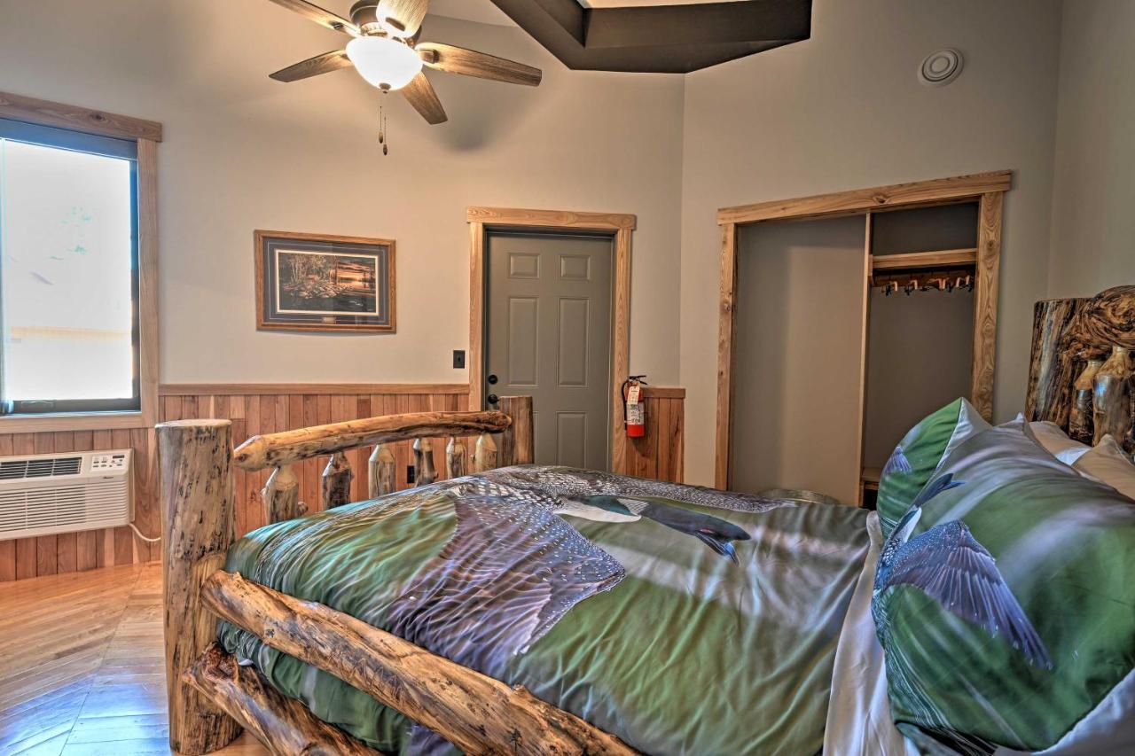 Massive Hatfield Loon Lodge With Roller Rink Esterno foto