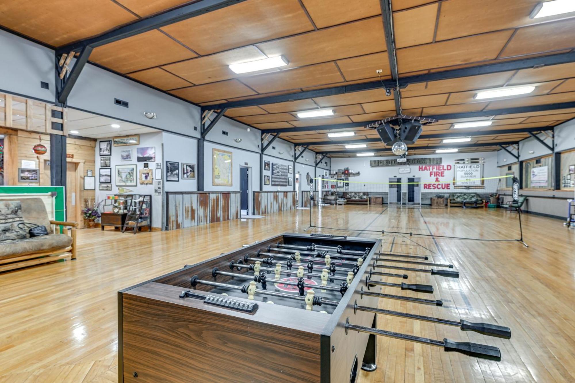 Massive Hatfield Loon Lodge With Roller Rink Esterno foto